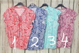 Csinos fodros ujjú mintás felső,elöl megkötős ,gumisderekú lenge felső S/M, L/XL és 2XL/3XL