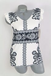 Csinos mintás felső,válla fodros    