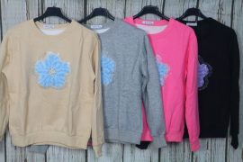 Színes-virágos díszítésű felső  S/M és L/XL