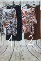 Nagyon csinos A-vonalú mintás felső + bőszárú nadrág 