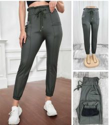 Rugalmas anyagú bőrhatású nadrág,vékonyan bélelt   S/M , L/XL és XL/XXL 