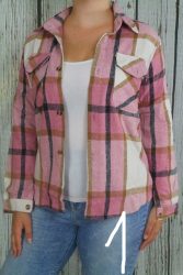 Meleg anyagú  kockás-gombos felső M, L, XL