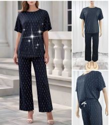 Nagyon csinos   felső +  bőszárú nadrág  gyöngyös díszítéssel  M/L és XL/XXL 