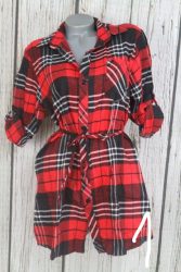 Csinos hosszított kockás-gombos felső M, L, XL