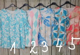 Nagyon csinos rugalmas anyagú felső