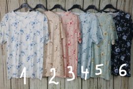 Csinos virágos felső,lyukacsos díszítéssel  2XL/3xL  és 4XL/5XL